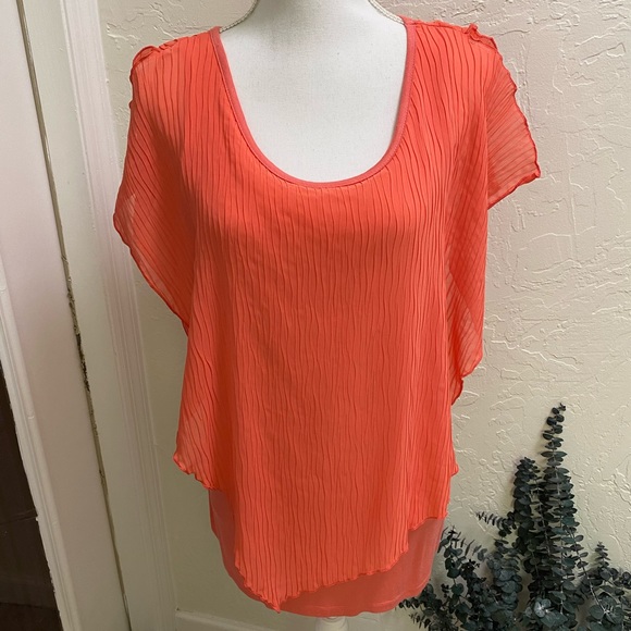 I N Studio Sz Lg Split Shoulder Coral Asymmetrical Overlay Top NWT - Picture 3 of 9
